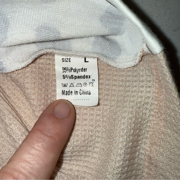 NWOT-Stylish Mixed Print Leopard and Beige Long Sleeve Top Size Large - Picture 9 of 9